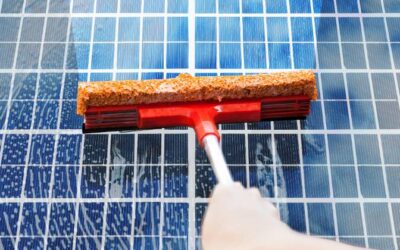 Waarom regen alleen niet voldoende is om zonnepanelen schoon te houden.​
